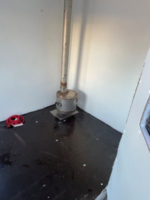 Installerat kolkamin i fiskeark